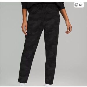 Lululemon Lulu Black Grey Camo joggers Pants 2